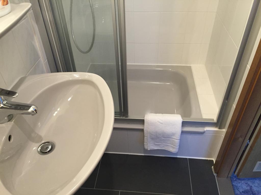 Hotel Stadt Mainz Schwabenheim an der Selz Oda fotoğraf